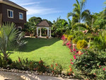 Load image into Gallery viewer, Vacation Villas Runaway Bay 2 Bedroom and 2 1/2 bathroom
