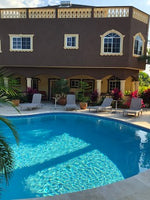 Load image into Gallery viewer, Vacation Villas Runaway Bay  3Bedroom 3 Bathroom
