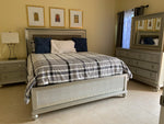Load image into Gallery viewer, Vacation Villas Runaway Bay 2 Bedroom and 2 1/2 bathroom
