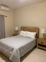 Load image into Gallery viewer, Vacation Villas Runaway Bay 2 Bedroom and 2 1/2 bathroom
